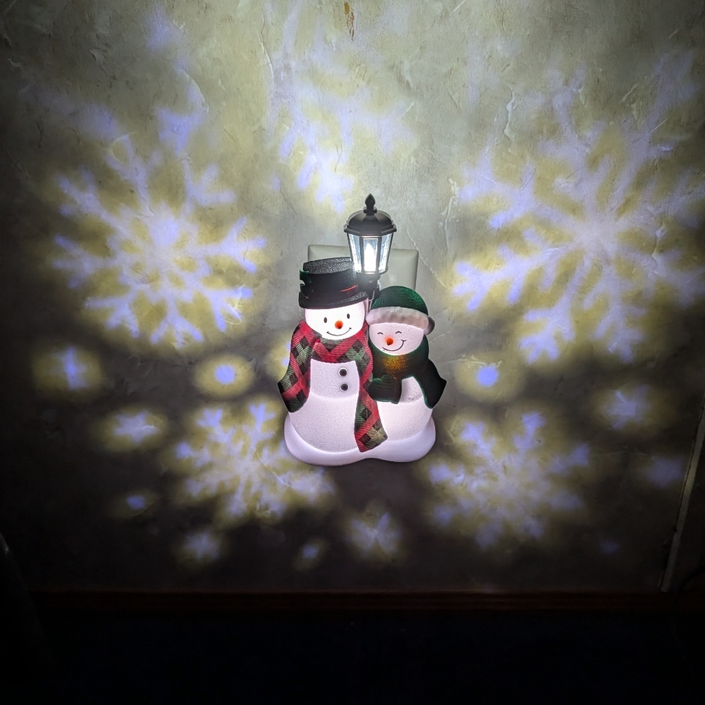 Bath & Body Works Christmas Snowman Couple Wallflower Projector Plug In